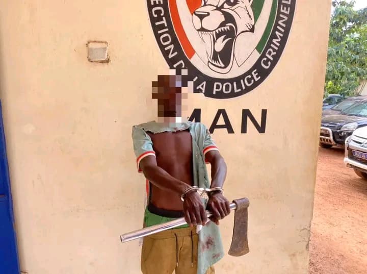 Côte d'Ivoire : Man, il refuse de manger avec son fils drogué, le jeune homme tue son père à coups de hache