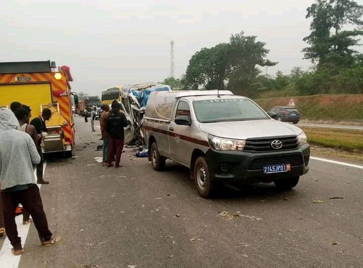 Côte d'Ivoire : Un mort et des dizaines de blessées dans un accident sur l'autoroute du Nord