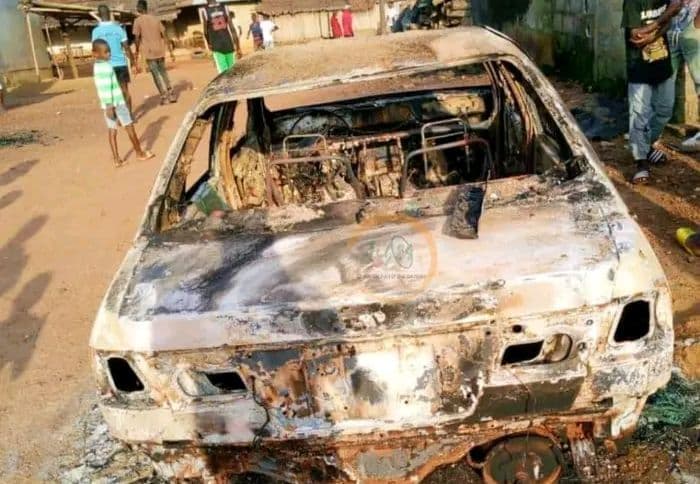 Côte d'Ivoire : Bakro, un malade mental incendie le taxi de son frère