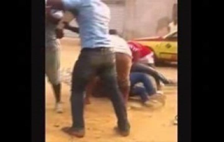 Cameroun : En pleine bagarre pour une femme, deux hommes mariés chutent d'un immeuble à Douala