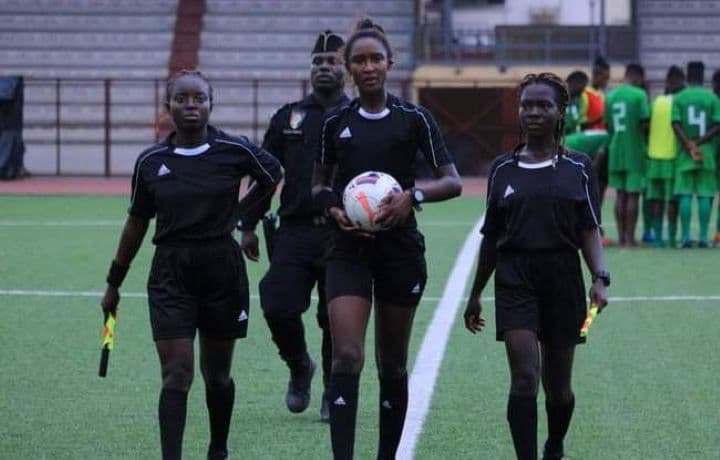Côte d'Ivoire : Un joueur giflé par une arbitre après avoir reçu « un coup de tête » de ce dernier