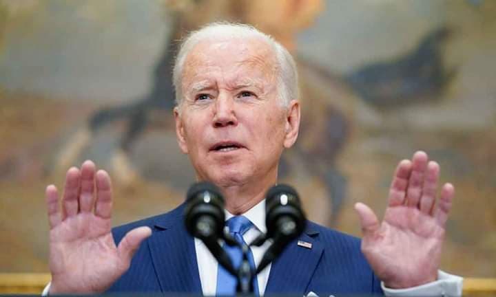 USA : Pour éviter les représailles de Poutine, Biden exclut la livraison des systèmes de lance-roquettes à l'Ukraine