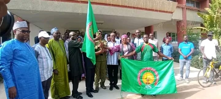 Burkina Faso : La mairie de Ouagadougou reçoit le drapeau de l'AES pour le présenter aux populations