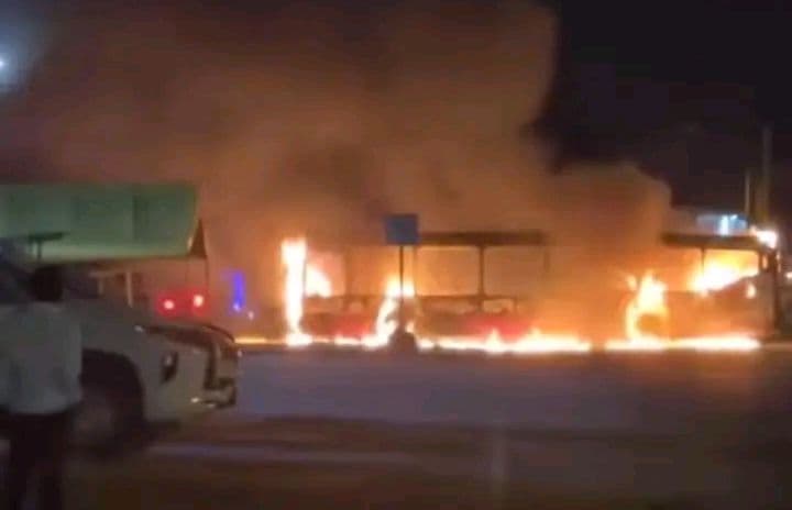 Côte d'Ivoire : Abobo, 19 bus de la SOTRA incendiés au dépôt 9