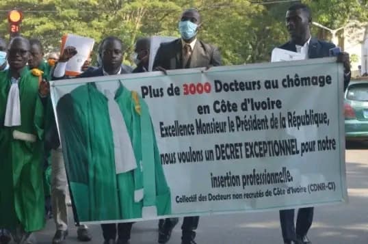 Côte d’Ivoire : Procès 46 docteurs, Deroux Simi (porte-parole) annonce "des suites (dans) un délai raisonnable", après le verdict