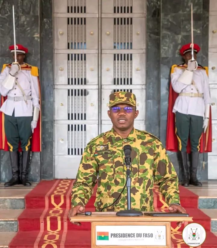 Burkina Faso : Création d’une société d’économie mixte spécialisée dans la confection des tenues militaires et paramilitaires