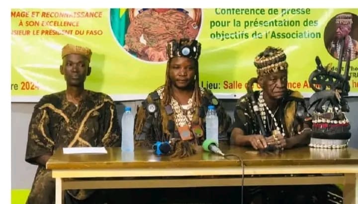 Burkina Faso : Des Dozos s’engagent à aider les soldats avec le « wack »