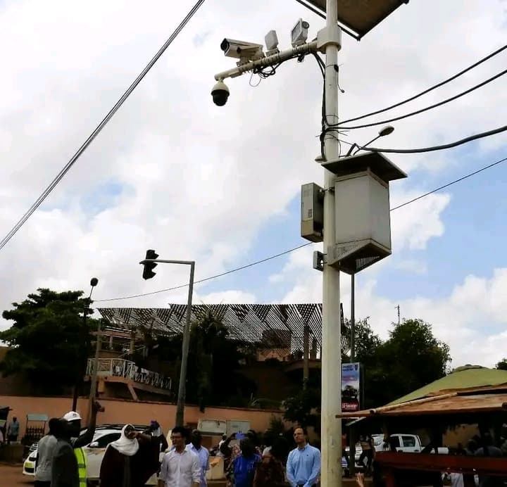 Burkina Faso : Sécurisation de la circulation routière, des membres du Gouvernement visitent un dispositif de gestion intelligente