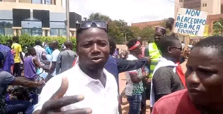 Burkina Faso : Des populations tentent d'empêcher la rencontre de la CEDEAO à Ouagadougou, des artères de la capitale bloquées