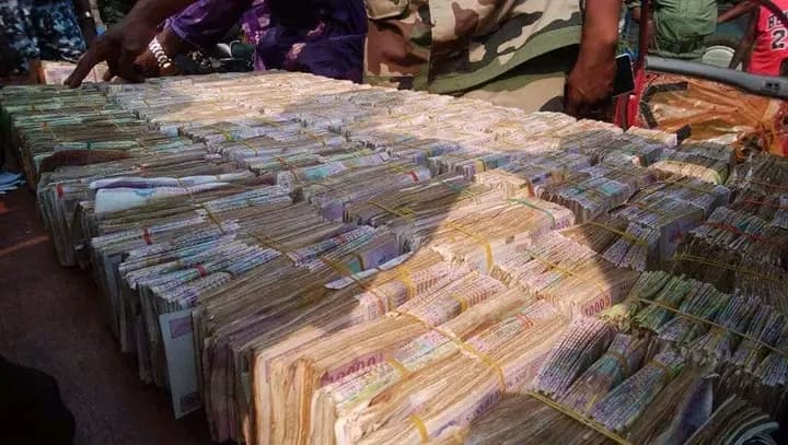 Centrafrique : Deux hommes en possession de plus de 291 millions fcfa et des lingots d'or interpellés