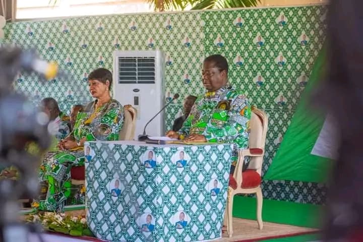 Côte d'Ivoire : Bédié depuis Daoukro, « À la croisée des chemins, chacun choisit la voie qui répond le mieux à sa personnalité et à son degré de conviction »