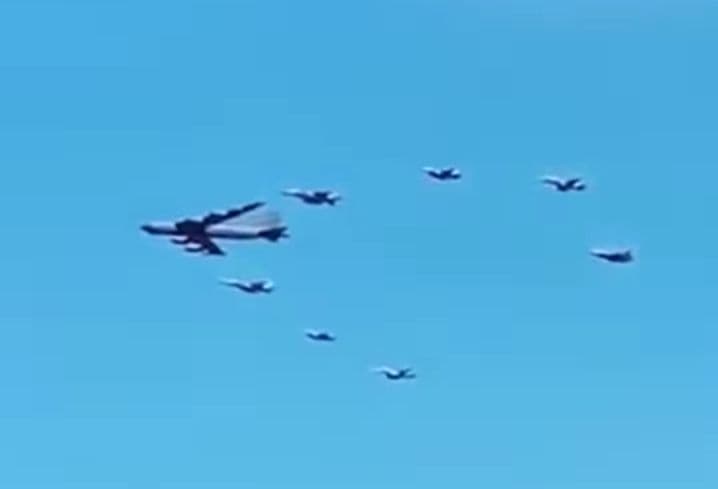 Russie : Pour son retour, 7 chasseurs russes Su-57 escortent le Président IB jusqu'au Burkina, 4 replient sur Moscou et 3 restent dans l'AES