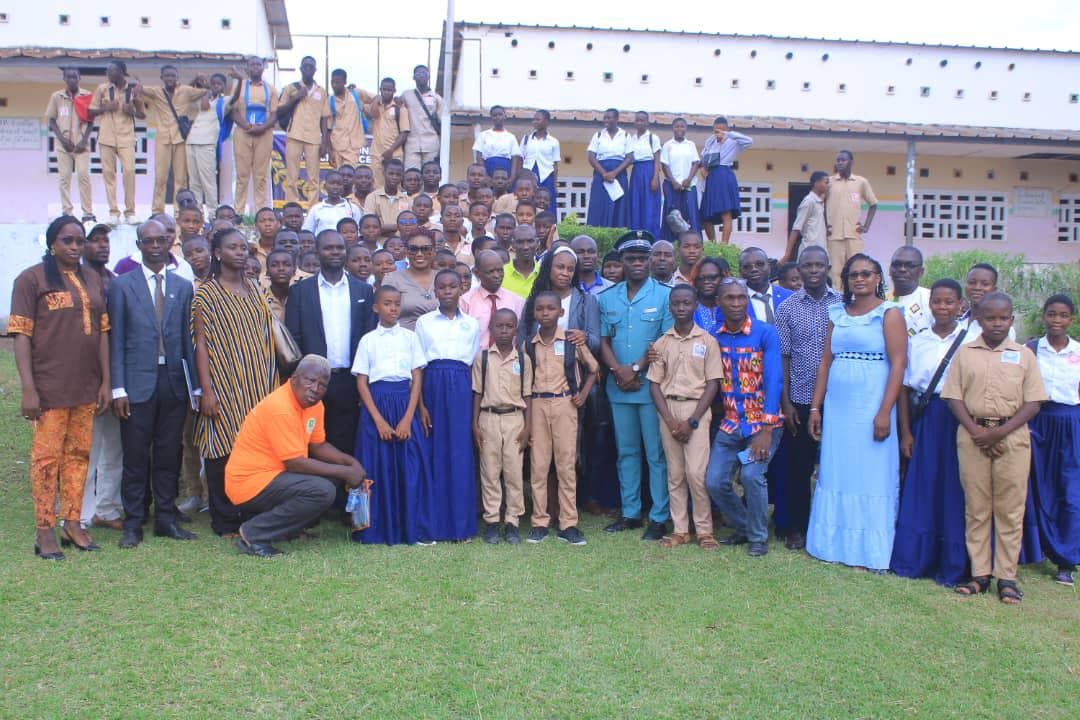 Côte d'Ivoire : Bouaflé, Dr Oussou Bienvenue et Martine Akossi instruisent les élèves du Collège moderne Charles Koffi Diby à travers une Masterclass