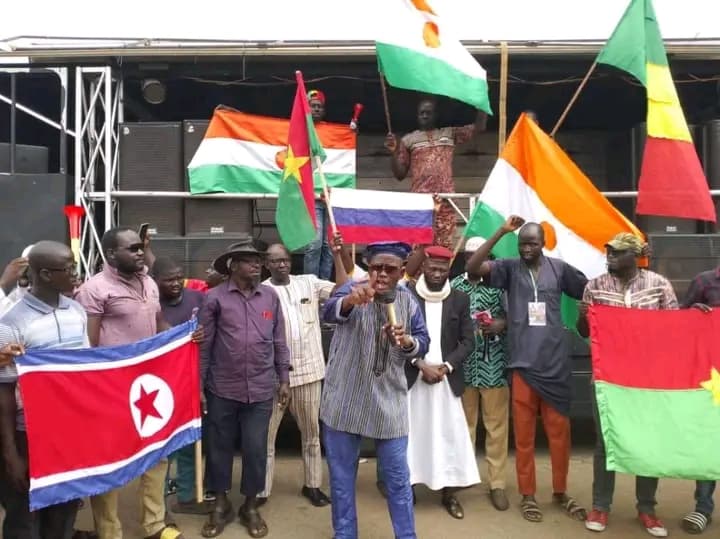 Burkina Faso : Situation sociopolitique au Niger, des manifestants soutiennent les nouvelles autorités à Ouagadougou