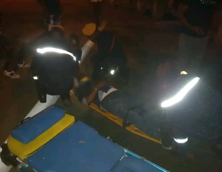 Côte d'Ivoire : Grand-Bassam, un manœuvre chute d'un échafaudage et un autre volant à son secours reçoit des barres de fer à l'épaule