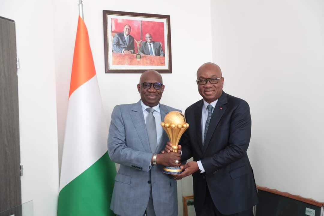 Côte d'Ivoire : La LONACI accueille le trophée de la Coupe d’Afrique des Nations