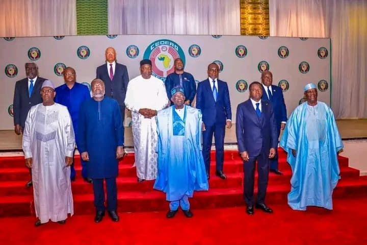 Niger : Le président déchu Bazoum traduit devant les tribunaux, pour la CEDEAO, "c’est une nouvelle forme de provocation"