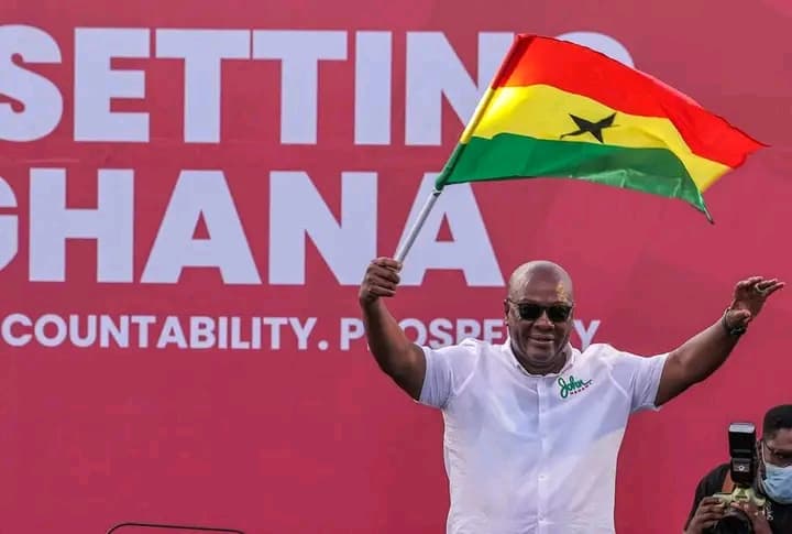 Ghana : John Mahama nouveau président est félicité par le candidat du parti au pouvoir qui reconnaît sa défaite