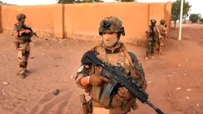 Mali : Une bagarre entre éléments de Wagner et des FAMa fait 2 morts et plusieurs blessés au camp d’Ansongo