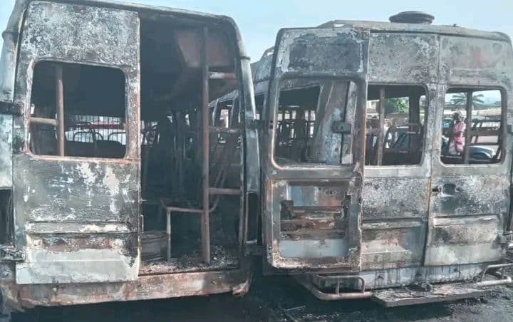 Côte d'Ivoire : Daoukro, un car et un mini car calcinés dans un incendie