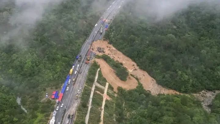 Chine : Plusieurs dizaines de morts après l’effondrement d'une autoroute
