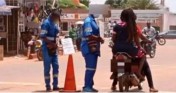 Burkina Faso : Ouagadougou, quand la régulation de la circulation par des jeunes devient de la mendicité