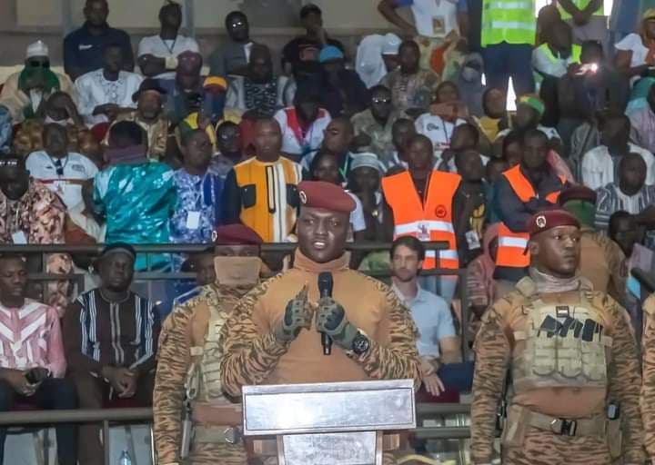 Burkina Faso : "Ils ont augmenté le coût du courant chez eux car la coupure de l'électricité au Mali n'a pas marché." selon le Capitaine Ibrahim Traoré