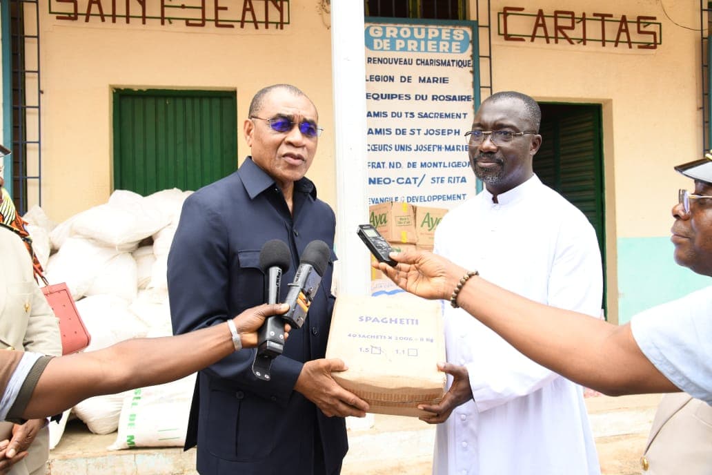 Côte d'Ivoire : Dimbokro, le maire Adama Coulibaly offre des vivres aux chrétiens catholiques de sa localité