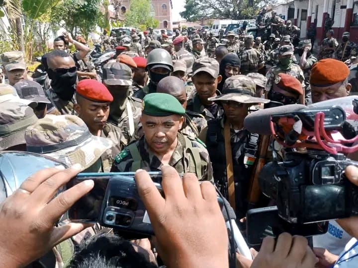 Madagascar : Des militaires demandent aux soldats et aux forces de sécurité d’« unir leurs forces » et de « refuser les ordres de tirer » sur les manifestants