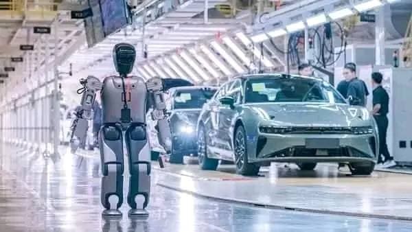 Chine : Pékin construit une route entière de 157 km avec des robots