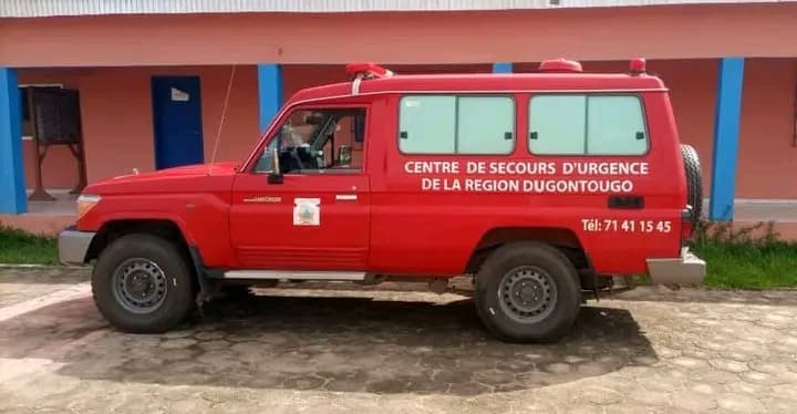 Côte d'Ivoire : Bondoukou, une collision entre un mini car de transport et un véhicule personnel fait 1 mort et des dizaines de blessées