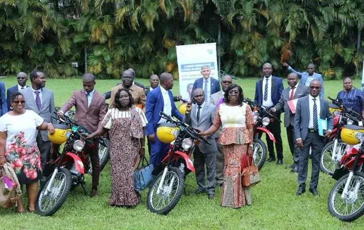 Côte d'Ivoire : 33 directeurs régionaux de l'Emploi dotés de matériels roulants et informatiques d'une valeur de 350 millions fcfa