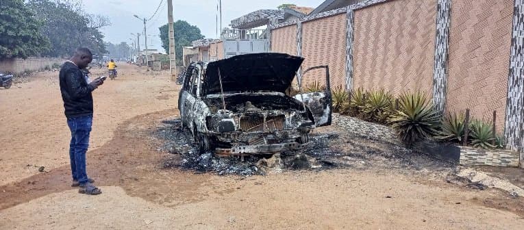 Côte d'Ivoire : Doropo, des inconnus incendient deux véhicules