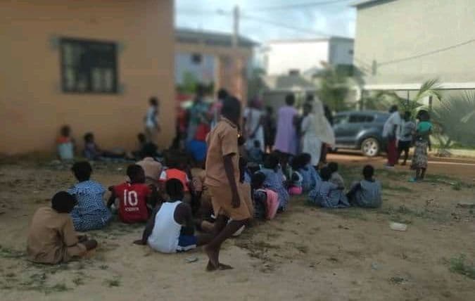 Côte d'Ivoire : Grand-Bassam, des abeilles s'attaquent à des écoliers et font 20 victimes