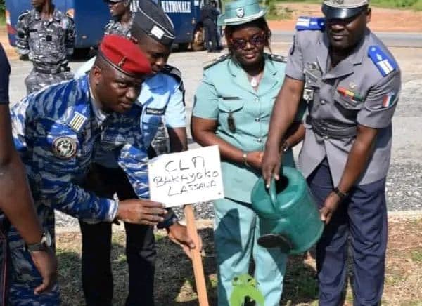 Côte d'Ivoire : Planting à Toumodi du 4ème Cours des Commandants d'Unité