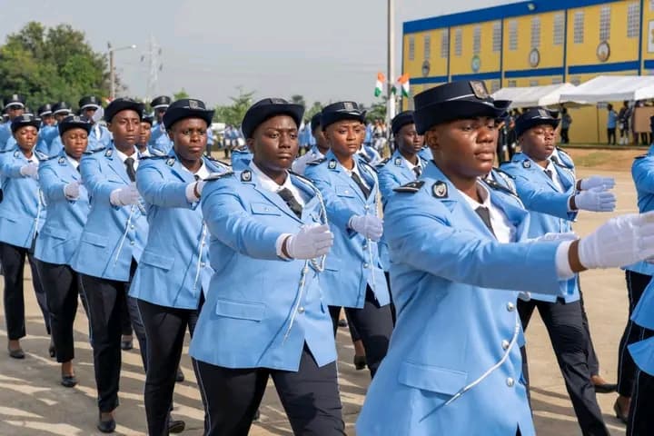 Côte d'Ivoire : 2 672 sous-officiers de la police nationale dont 675 femmes reçoivent leurs épaulettes
