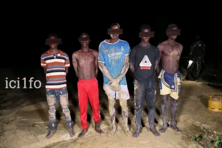 Côte d'Ivoire : Le Ministre Assahoré frappe fort dans l'Indénié-Djuablin, cinq orpailleurs clandestins mis aux arrêts