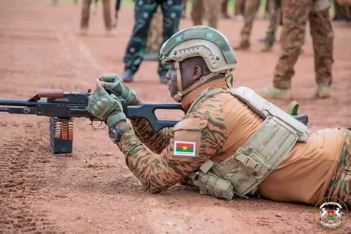 Burkina Faso : Opérationnalisation des forces, le Président de la Transition visite des unités combattantes en formation