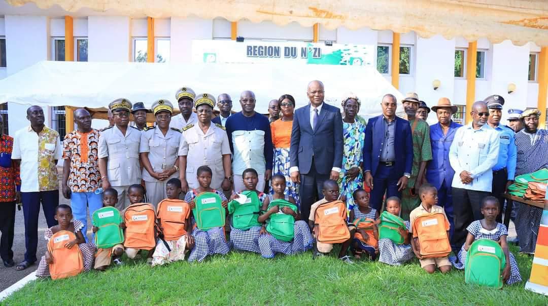 Côte d'Ivoire : Dimbokro, le Conseil du Coton et de l'Anacarde soulage des centaines d'écoliers