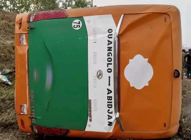 Côte d'Ivoire : Toumodi, 1 mort et une vingtaine de blessés graves après la sortie de route d'un car
