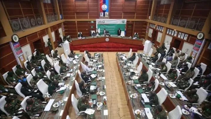 Niger : Le Parlement de la CEDEAO demande la levée des « sanctions inhumaines », s’oppose à une intervention militaire et privilégie une solution négociée