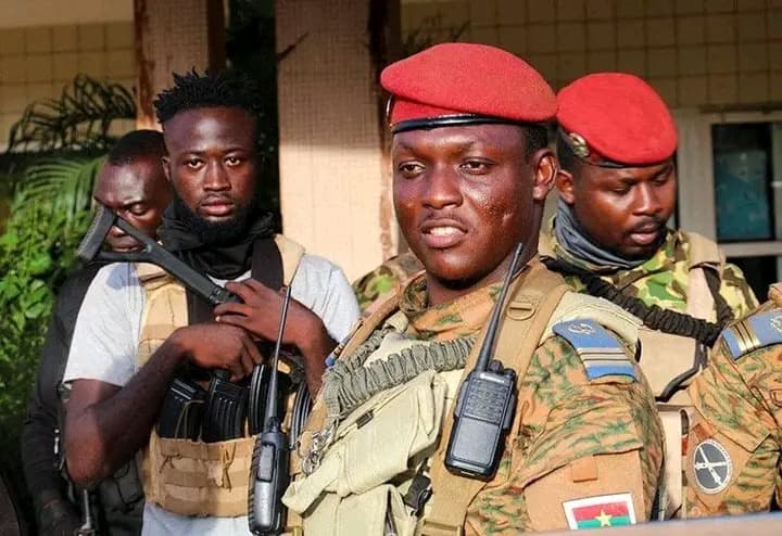 Burkina Faso : Le président Ibrahim Traoré rejette un rapport de l’ONG Human Rights Watch