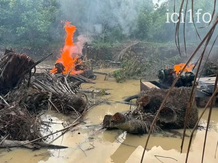 Côte d'Ivoire : Guerre contre l’orpaillage illégal, la SODEFOR frappe fort à Kourabahi, 6 dragues réduites en cendres
