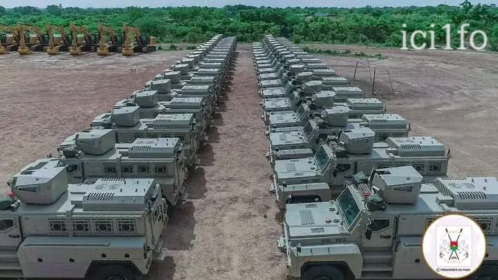 Burkina Faso : Le Président Ibrahim Traoré déploie l’artillerie lourde, 5,7 milliards fcfa d’équipements pour renforcer la souveraineté sécuritaire