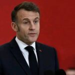 France : Macron apparaît avec un gros problème à l&rsquo;oeil lors de ses vœux à l&rsquo;Armée